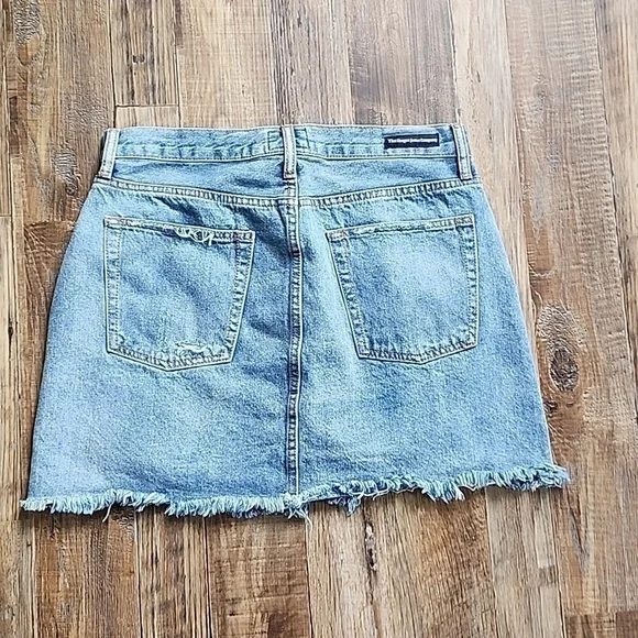 Umgee Distressed Denim Skirt Sz Large - Picture 6 of 6